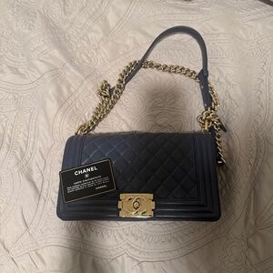 Chanel Boy Bag – Navy Quilted Leather – Excellent Condition – Authentic